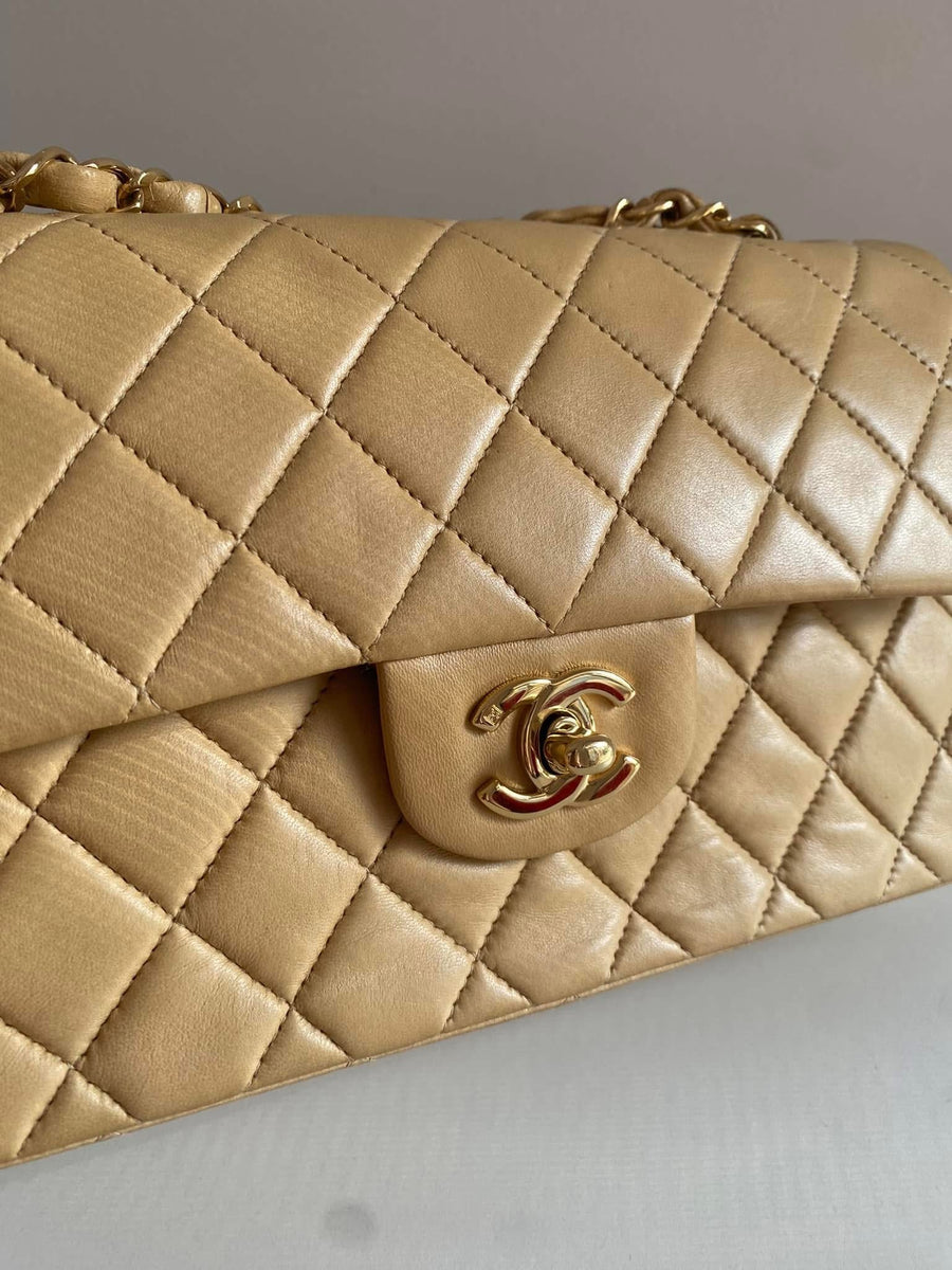 CHANEL Vintage 24K Medium Classic Lambskin Double Flap GHW