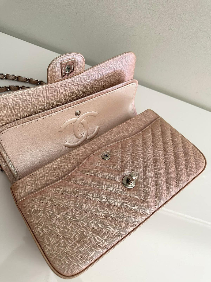 CHANEL Metallic Caviar Chevron Quilted Medium Double Flap Light Gold