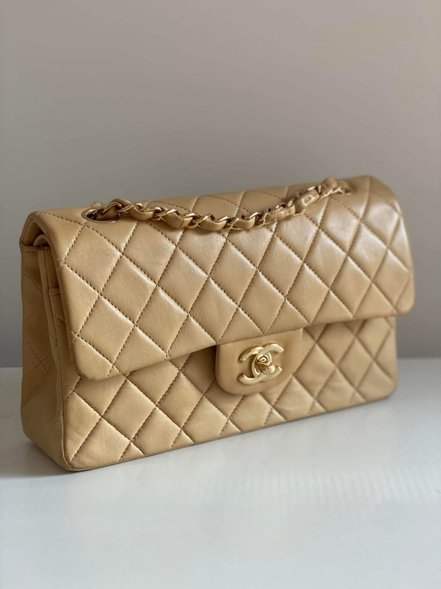 CHANEL Vintage 24K Medium Classic Lambskin Double Flap GHW
