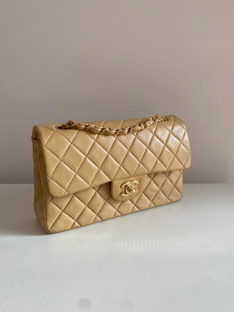 CHANEL Vintage 24K Medium Classic Lambskin Double Flap GHW