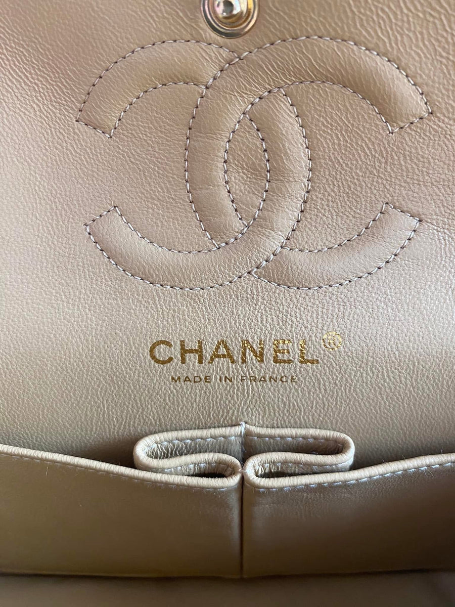CHANEL Vintage 24K Medium Classic Lambskin Double Flap GHW