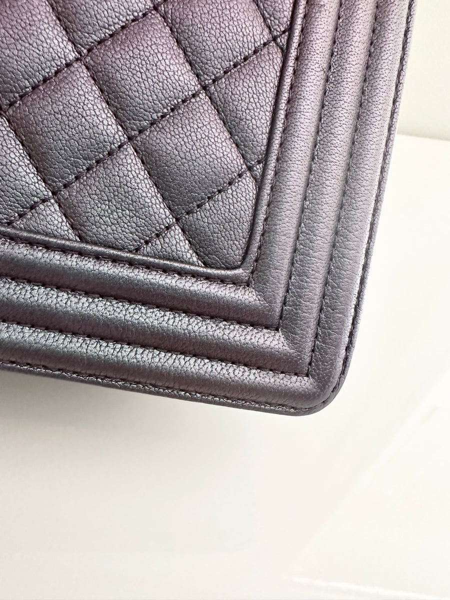 CHANEL Old Medium Boy Purple Mermaid