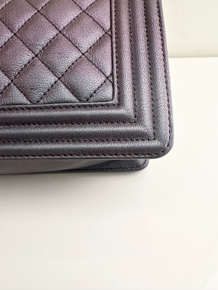 CHANEL Old Medium Boy Purple Mermaid